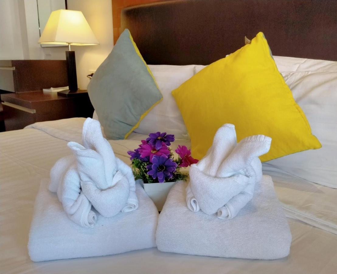 Hotel De Nara-Sha Extra Plus Chiang Mai Bagian luar foto