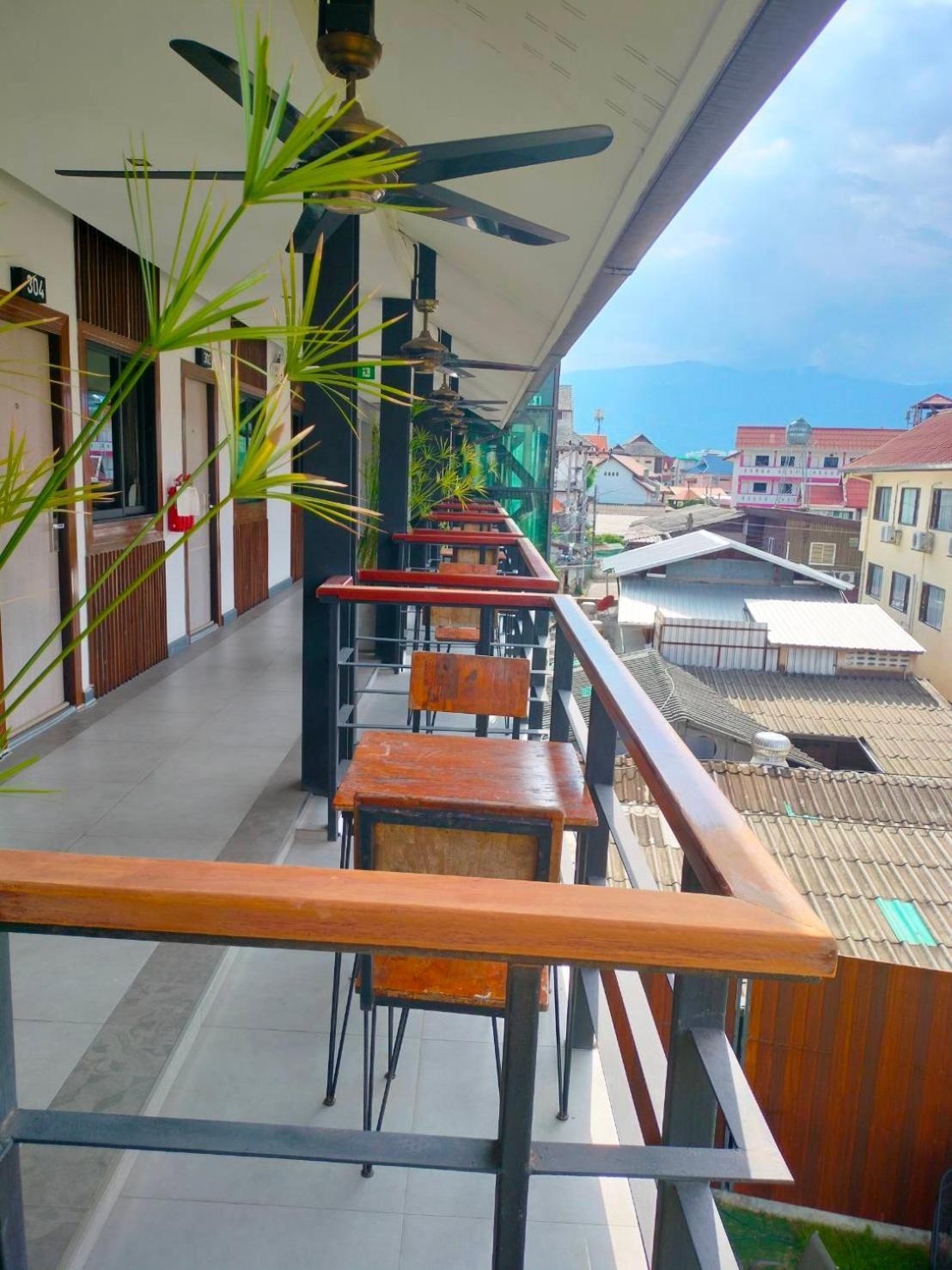 Hotel De Nara Chiang Mai Bagian luar foto